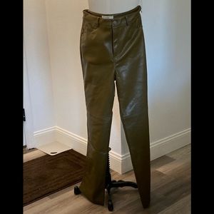 Pull&Bear updated germent pants size L.❤️❤️❤️